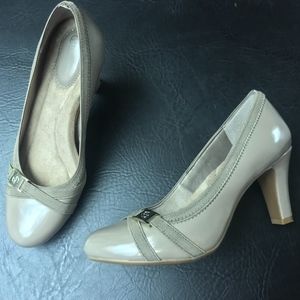 Giani Bernini Heels Taupe colored